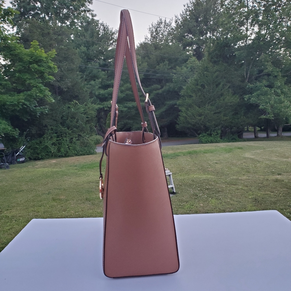 NWT Michael tote bag + Matching Michael Kors Wallet. - Picture 4 of 16
